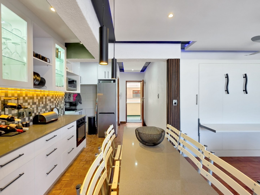 1 Bedroom Property for Sale in Sea Point Western Cape